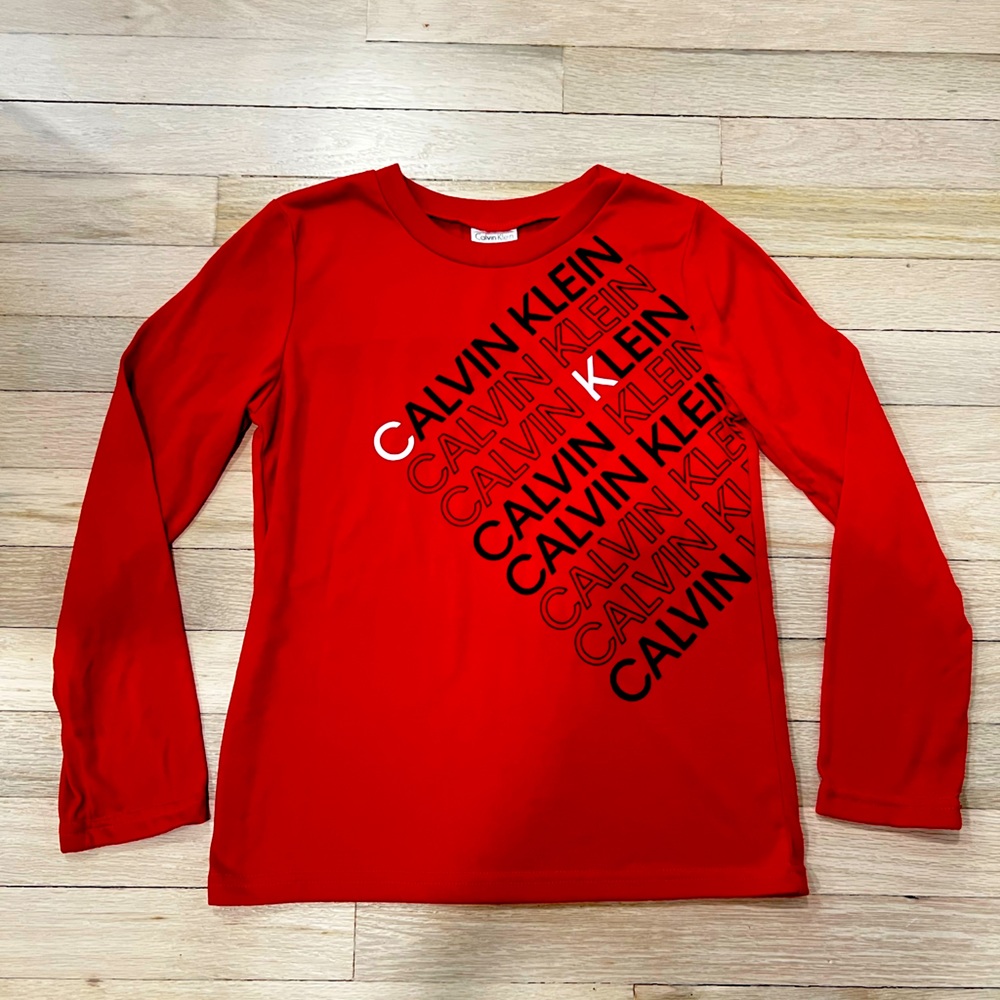 Boys Calvin Klein Red Pajama Long Sleeve Top - size Medium (8/10)